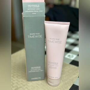MARYKAY 4-N-1 CLEANSER BRAND NEW